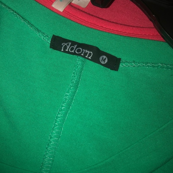 ✨PRICE DROP✨
Cute Boutique Shirt - Picture 2 of 2